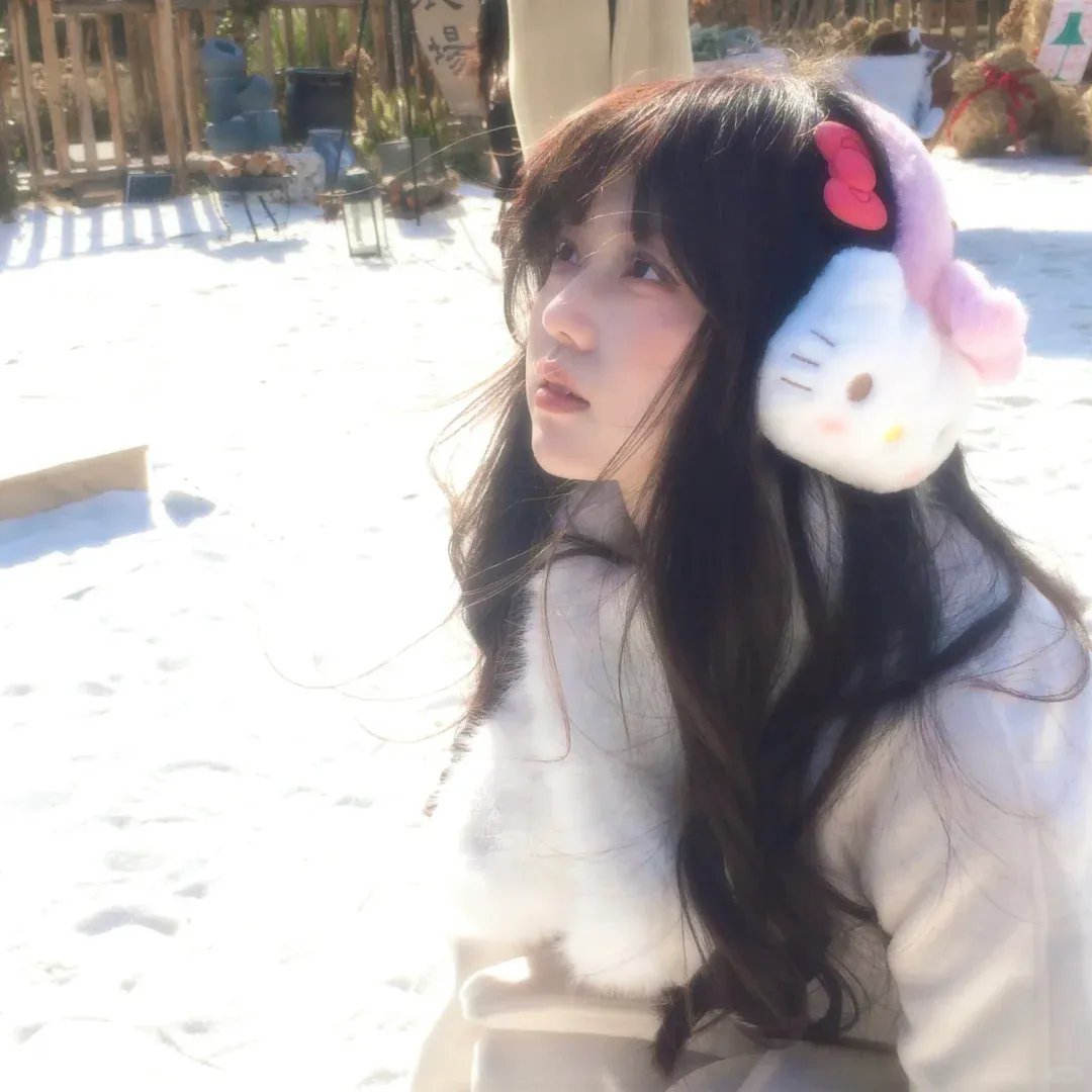 穿书后，我在七零狂揽主角气运